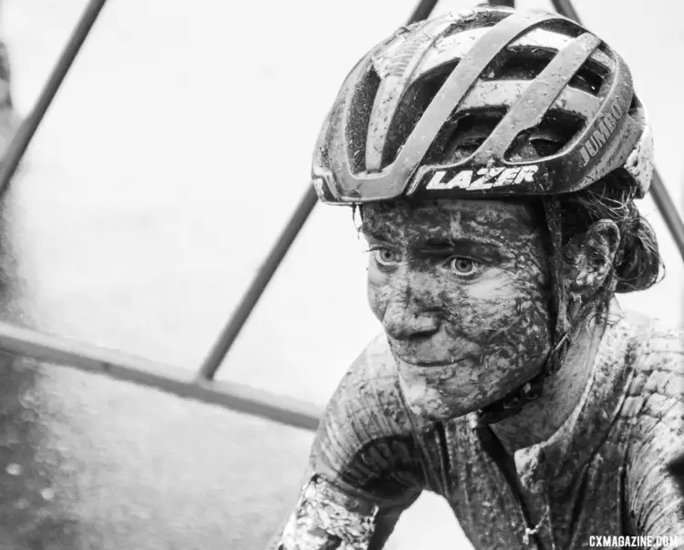 Marianne Vos wonders what could have been without her last lap mistake. 2021 UCI Cyclocross World Cup Fayetteville, Elite Women. © D. Mable / Cyclocross Magazine