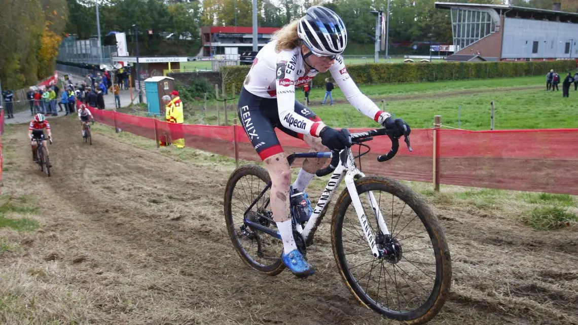 Puck Pieterse finished 2nd, her best-ever finish. 2021 UCI Cyclocross World Cup Overijse, Elite Women, October 31. © B. Hazen / Cyclocross Magazine