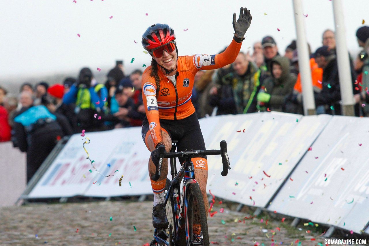 Shirin van Anrooij led a Dutch domination at the 2021 (European) UEC Continental Cyclocross Championships, U23 Women. © B. Hazen / Cyclocross Magazine