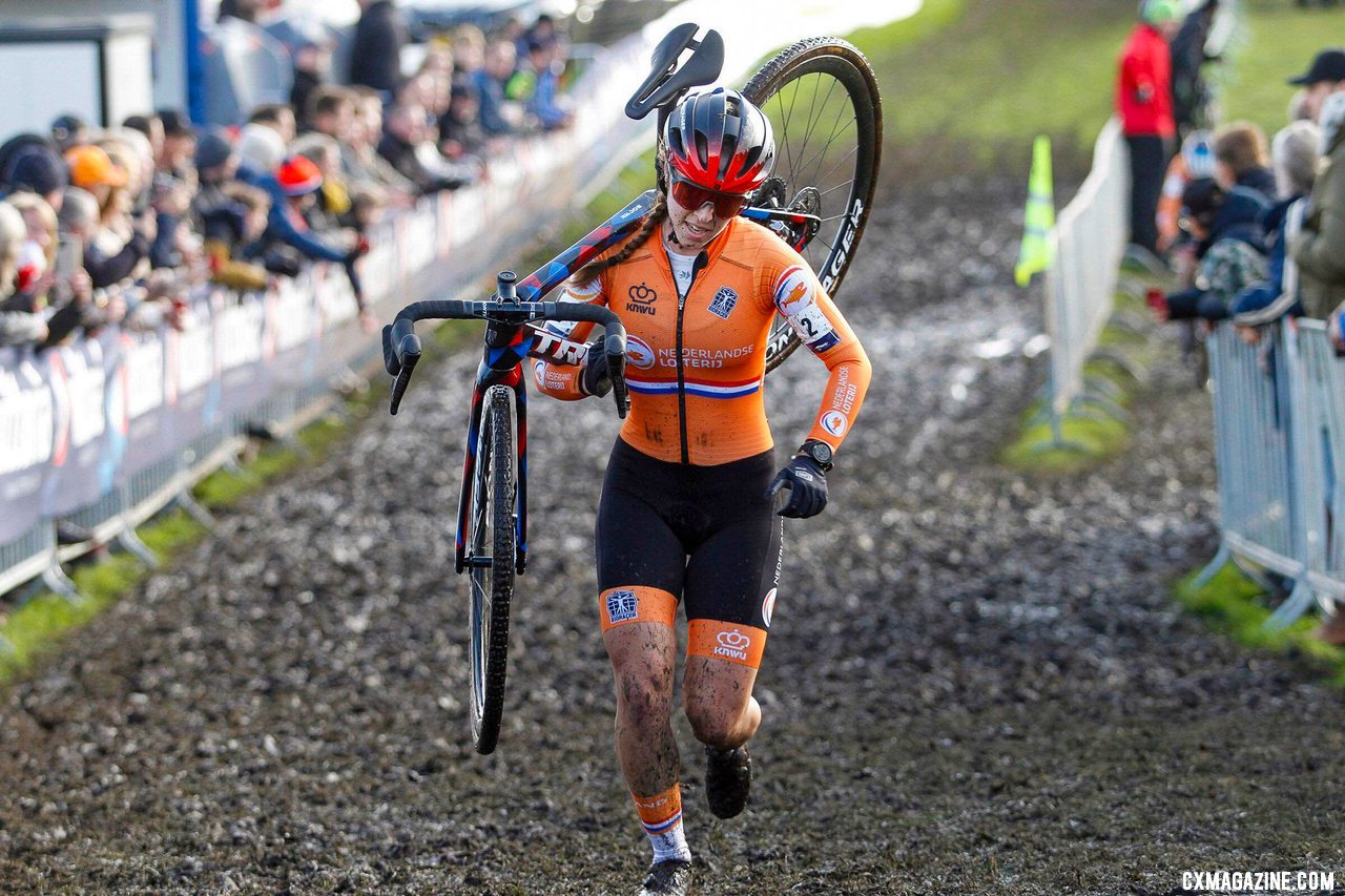 Shirin van Anrooij led a Dutch domination at the 2021 (European) UEC Continental Cyclocross Championships, U23 Women. © B. Hazen / Cyclocross Magazine