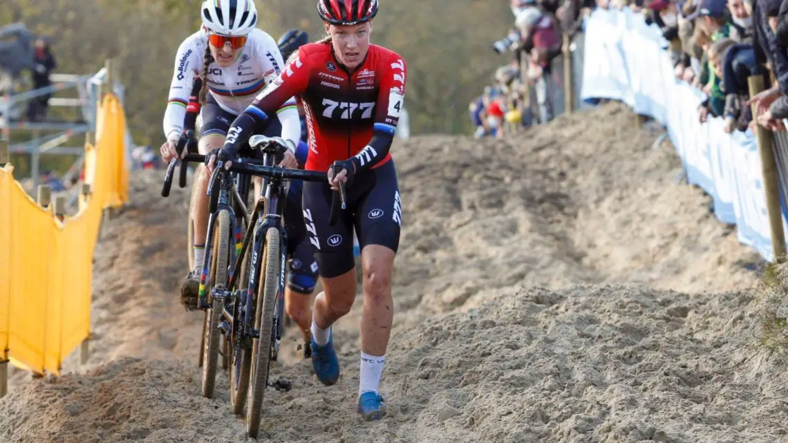 Annemarie Worst leads Lucinda Brand. 2021 Koksijde Cyclocross World Cup Elite Women. © B. Hazen / Cyclocross Magazine