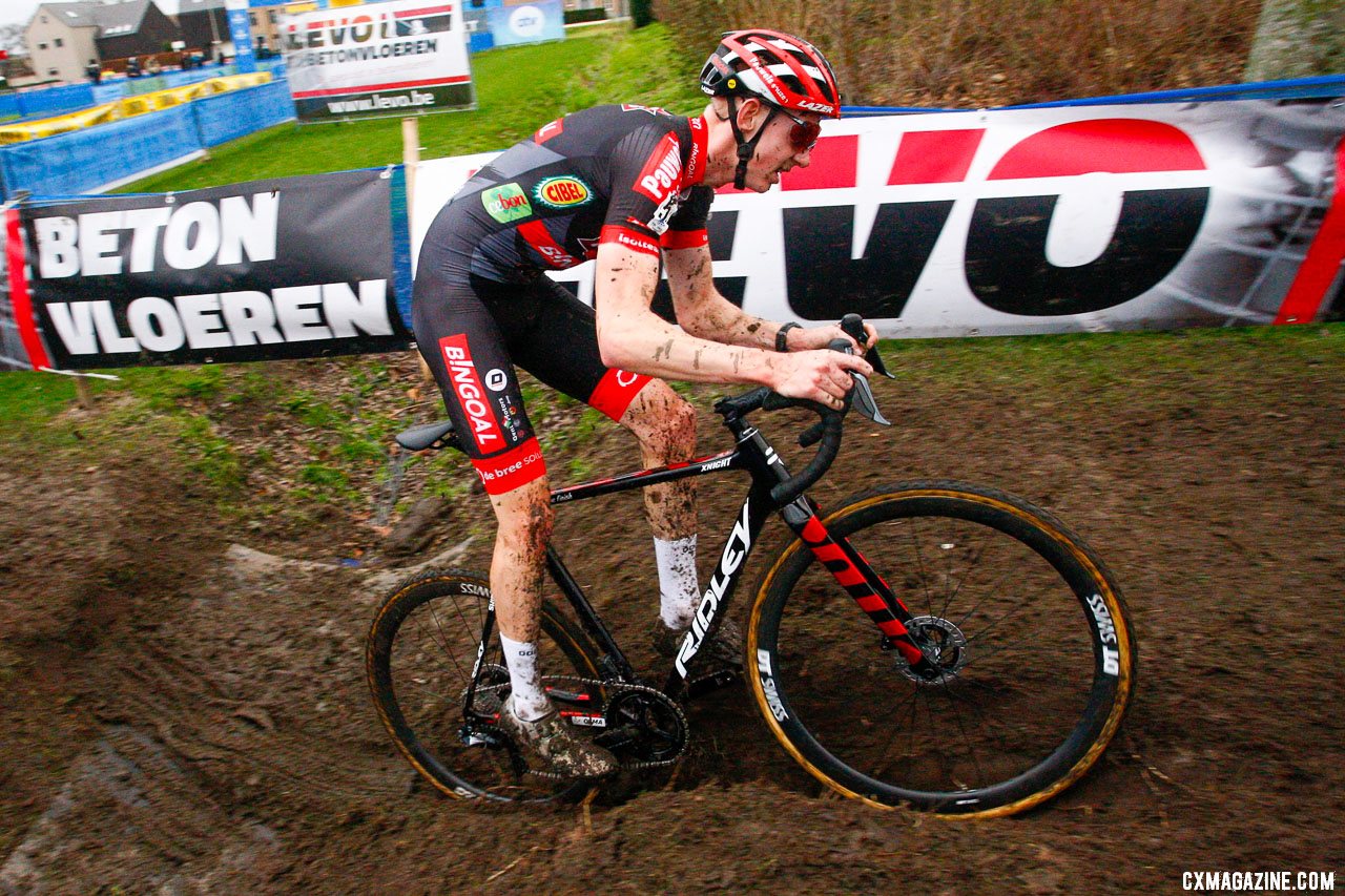 Michael Vanthourenhout after the pit drop. 2021 X2O Trofee Azencross Loehout Elite Men. © B. Hazen / Cyclocross Magazine