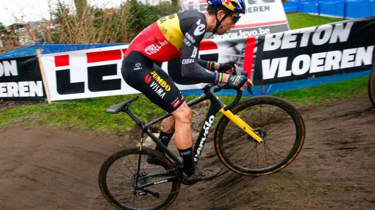 Wout van Aert after the pit drop. 2021 X2O Trofee Azencross Loehout Elite Men. © B. Hazen / Cyclocross Magazine