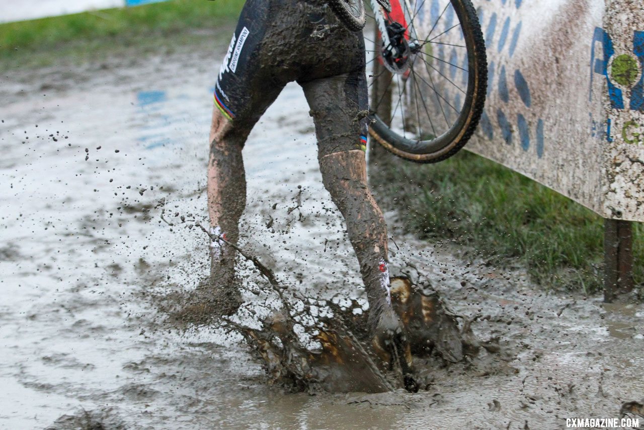Deep puddles and heavy mud featured today. 2021 Dendermonde UCI Cyclocross World Cup, Elite Men. © B. Hazen / Cyclocross Magazine