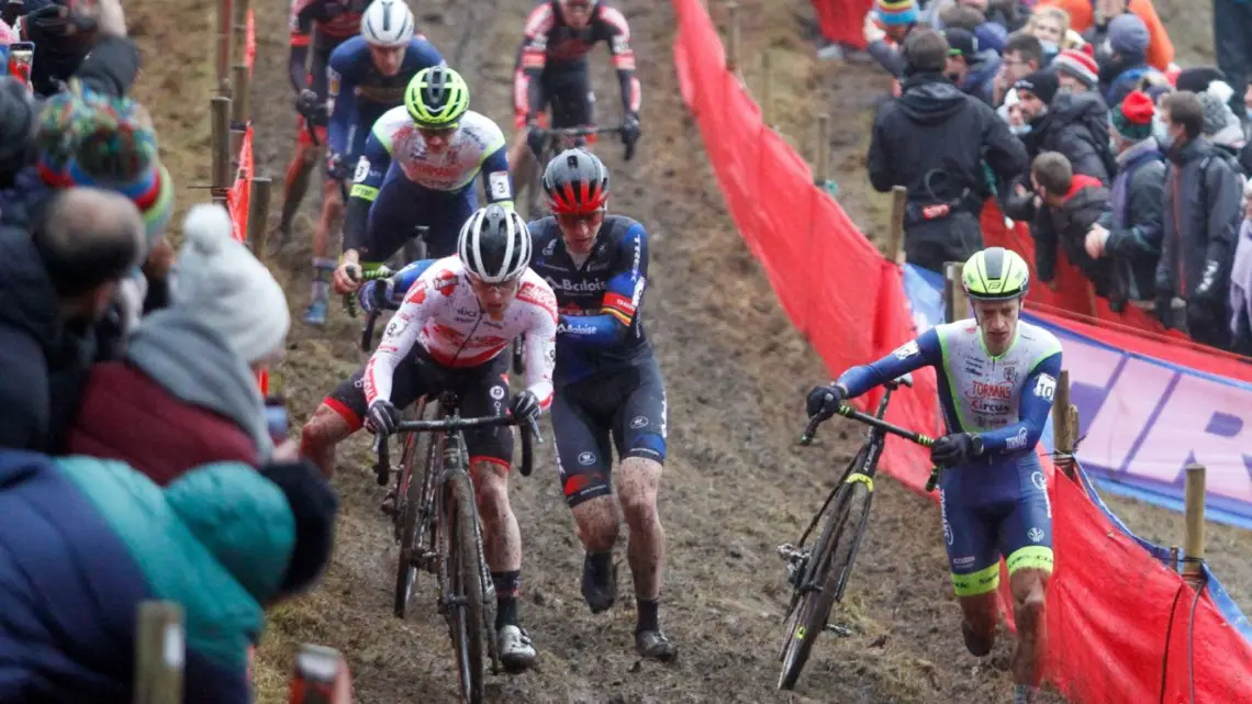 Hermans and Iserbyt took turns at the front but both faded. 2021 Namur UCI Cyclocross World Cup, Elite Men. © B. Hazen / Cyclocross Magazine