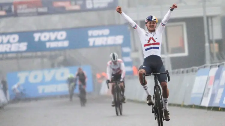 Tom Pidcock cheering as he cross the finish line. 2021 Rucphen UCI Cyclocross World Cup, Elite Men. © B. Hazen / Cyclocross Magazine