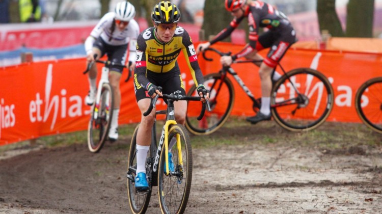 Marianne Vos leading the charge. 2021 Rucphen UCI Cyclocross World Cup, Elite Women. © B. Hazen / Cyclocross Magazine