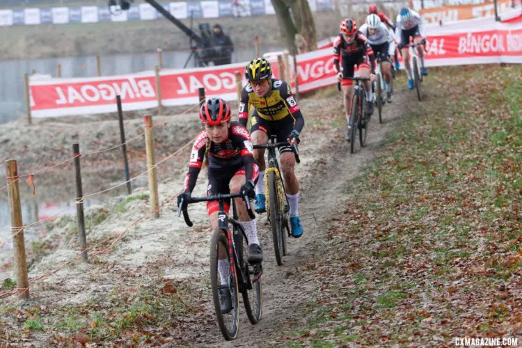Denise Betsema passes Marianne Vos. 2021 Rucphen UCI Cyclocross World Cup, Elite Women. © B. Hazen / Cyclocross Magazine
