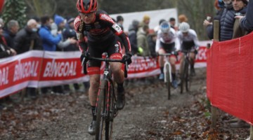 Fem van Empel takes the lead. 2021 Zolder Superprestige, Elite Women. © B. Hazen / Cyclocross Magazine