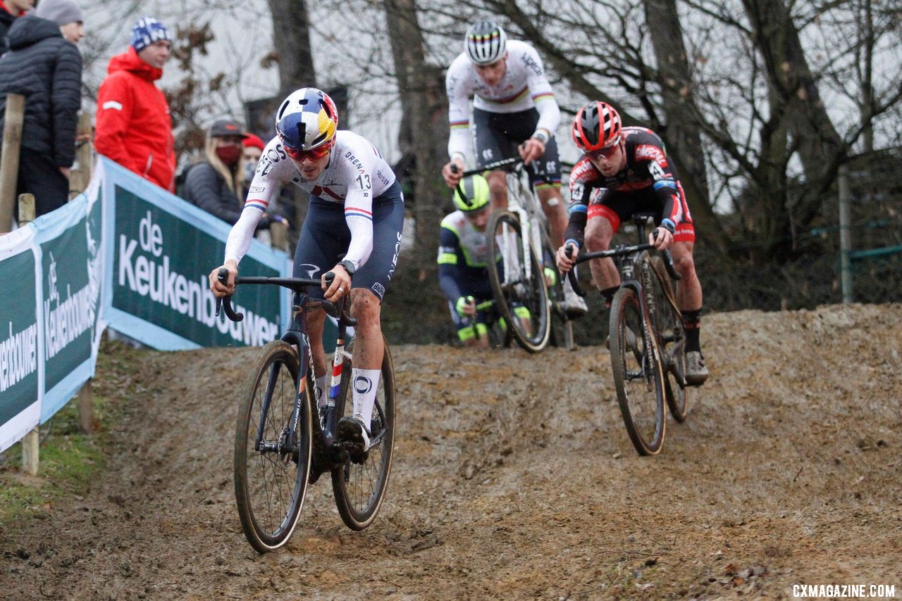 Eli Iserbyt tailing Tom Pidcock. 2021 Zolder Superprestige, Elite Men. © B. Hazen / Cyclocross Magazine