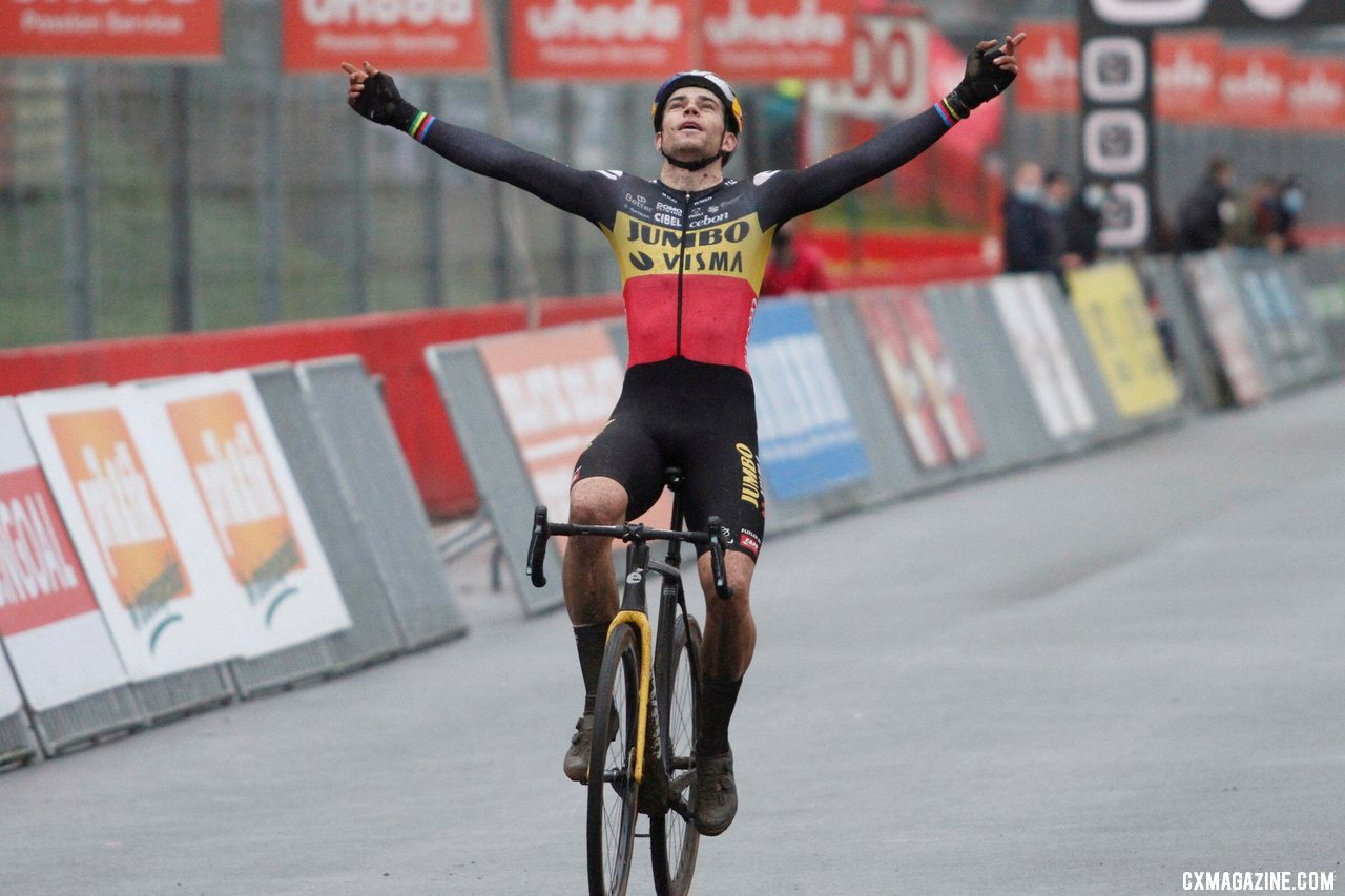 Wout van Aert wins his 5th consecutive victory. 2021 Zolder Superprestige, Elite Men. © B. Hazen / Cyclocross Magazine