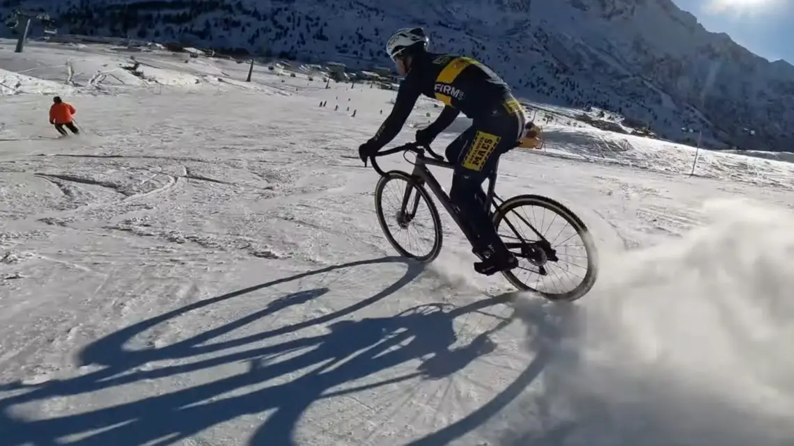 Daan Soete chases skiers at Val di Sole