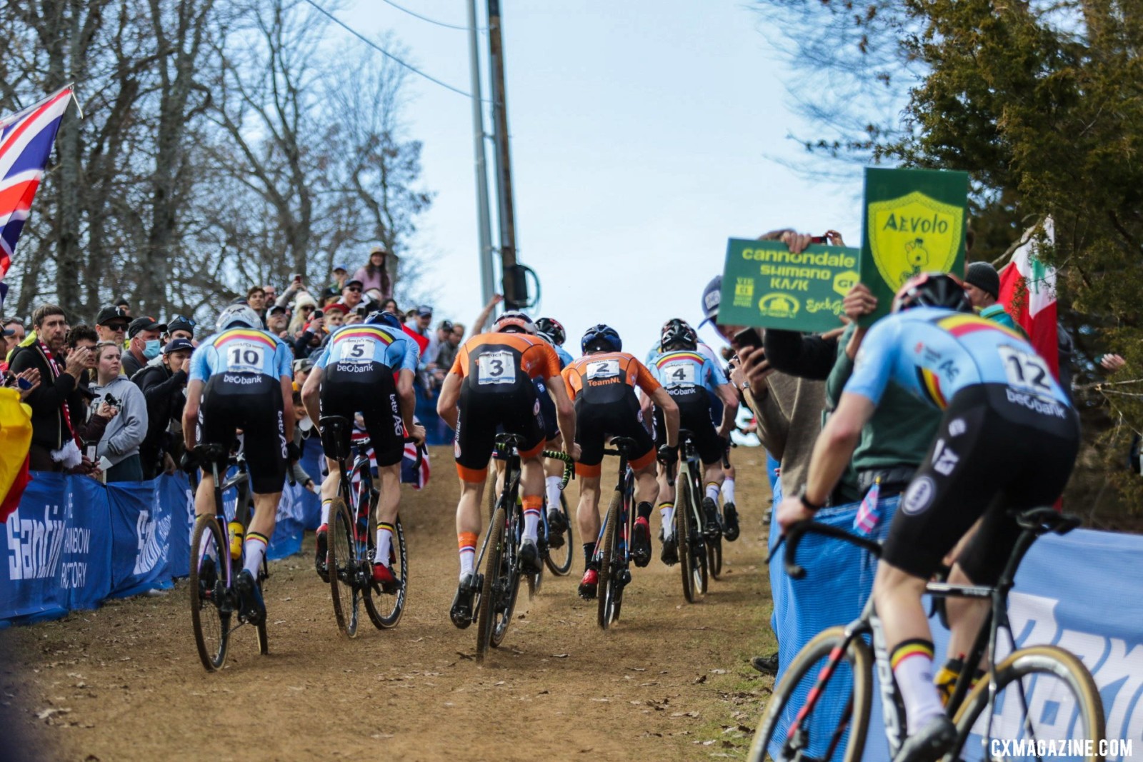 The Belgians did their best to work as a team but could not stop Pidcock. Elite Men. 2022 Cyclocross World Championships, Fayetteville, Arkansas USA. © D. Mable / Cyclocross Magazine