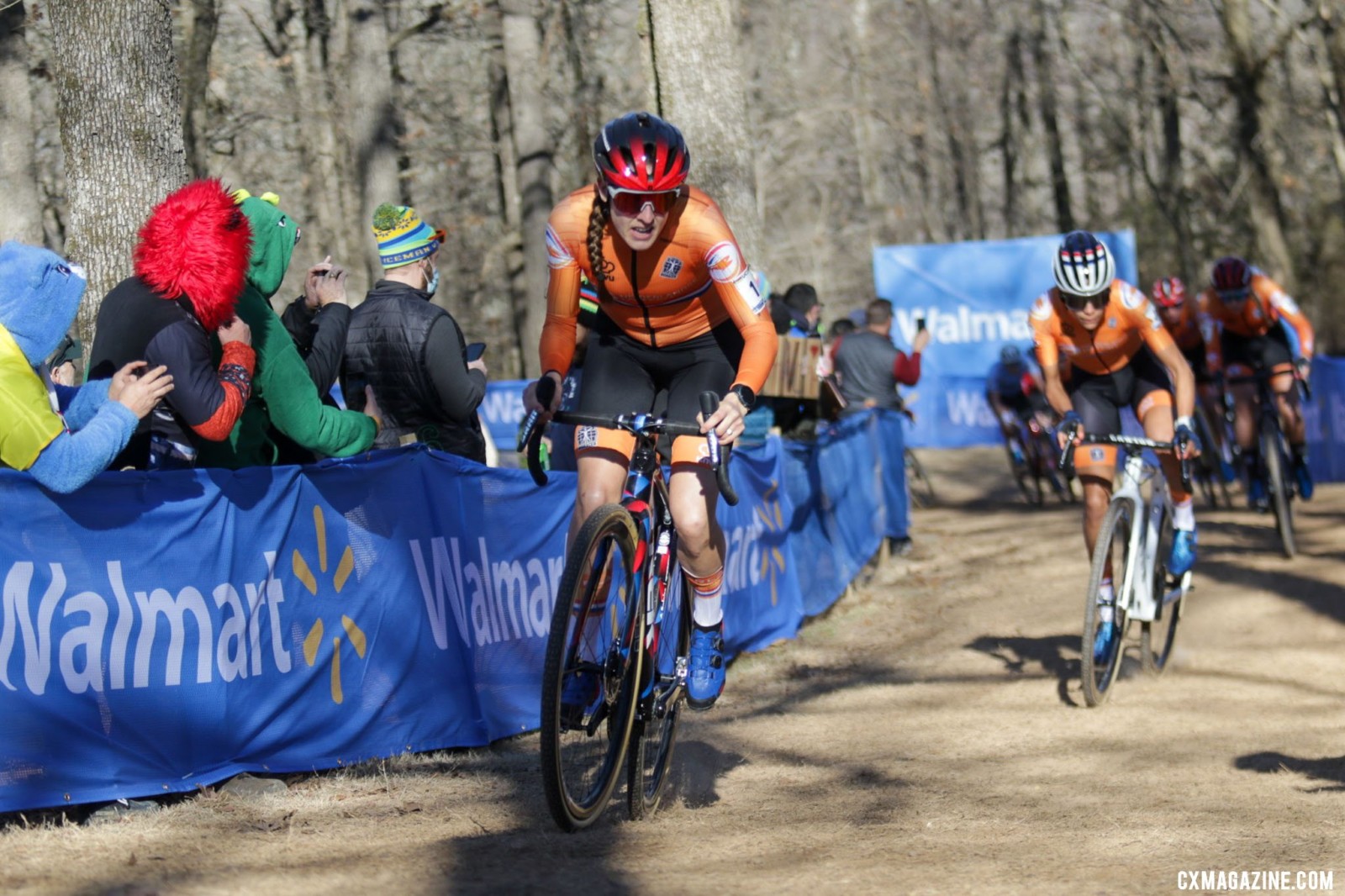 Lucinda Brand struck first on Lap One up the climb. Elite Women. 2022 Cyclocross World Championships, Fayetteville, Arkansas USA. © D. Mable / Cyclocross Magazine