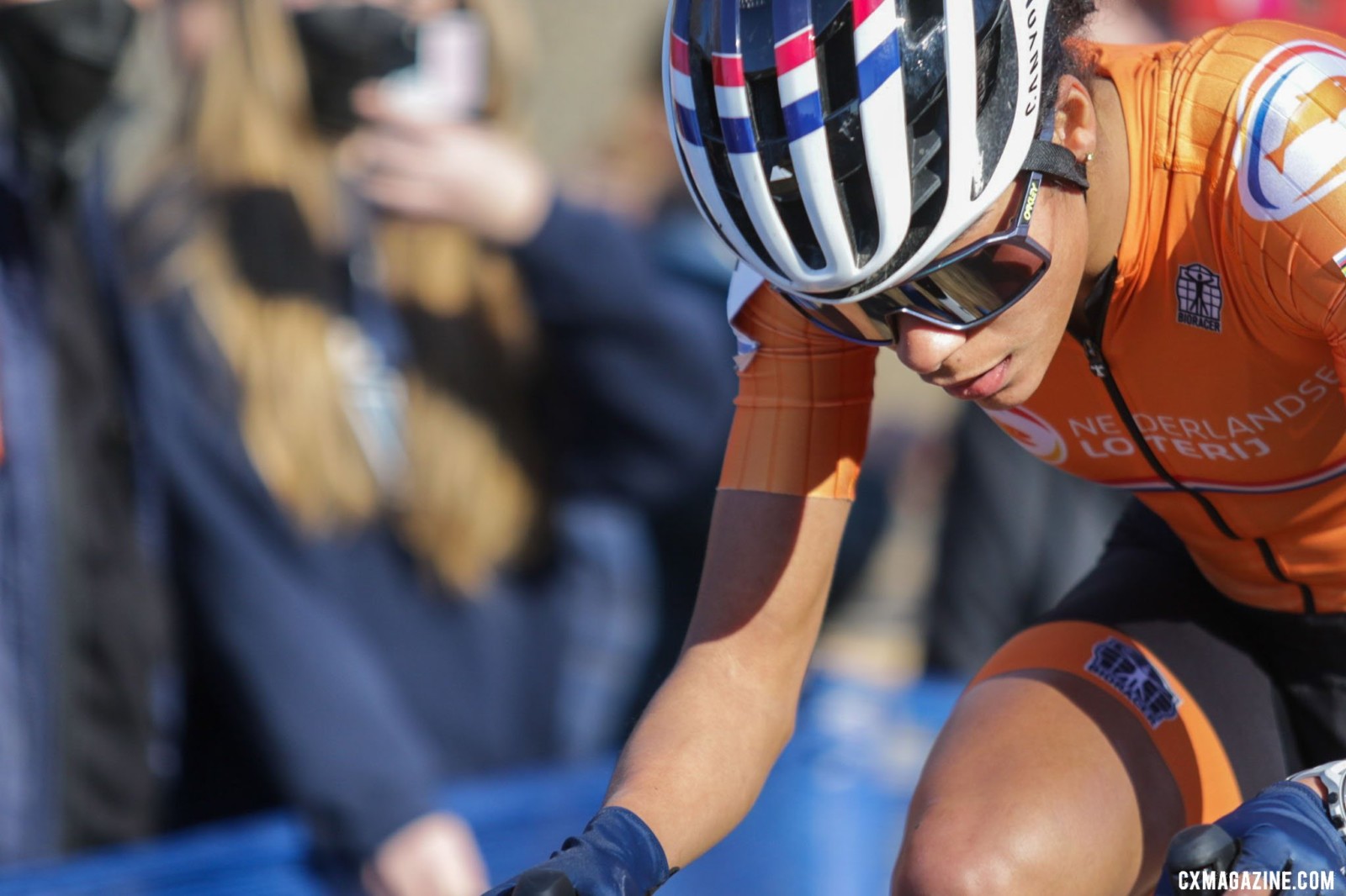 Ceylin del Carmen Alvarado had a fast start and battled for bronze before a crash had her sprinting for fourth. Elite Women. 2022 Cyclocross World Championships, Fayetteville, Arkansas USA. © D. Mable / Cyclocross Magazine