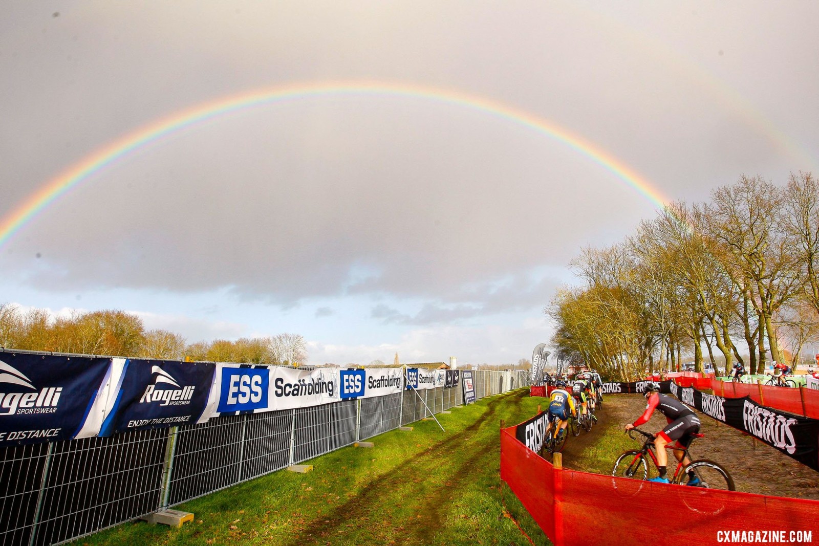 Rainbow made a visit at the championship. 2022 Dutch Cyclocross National Championships, Elite Men. Rucphen. © B. Hazen / Cyclocross Magazine