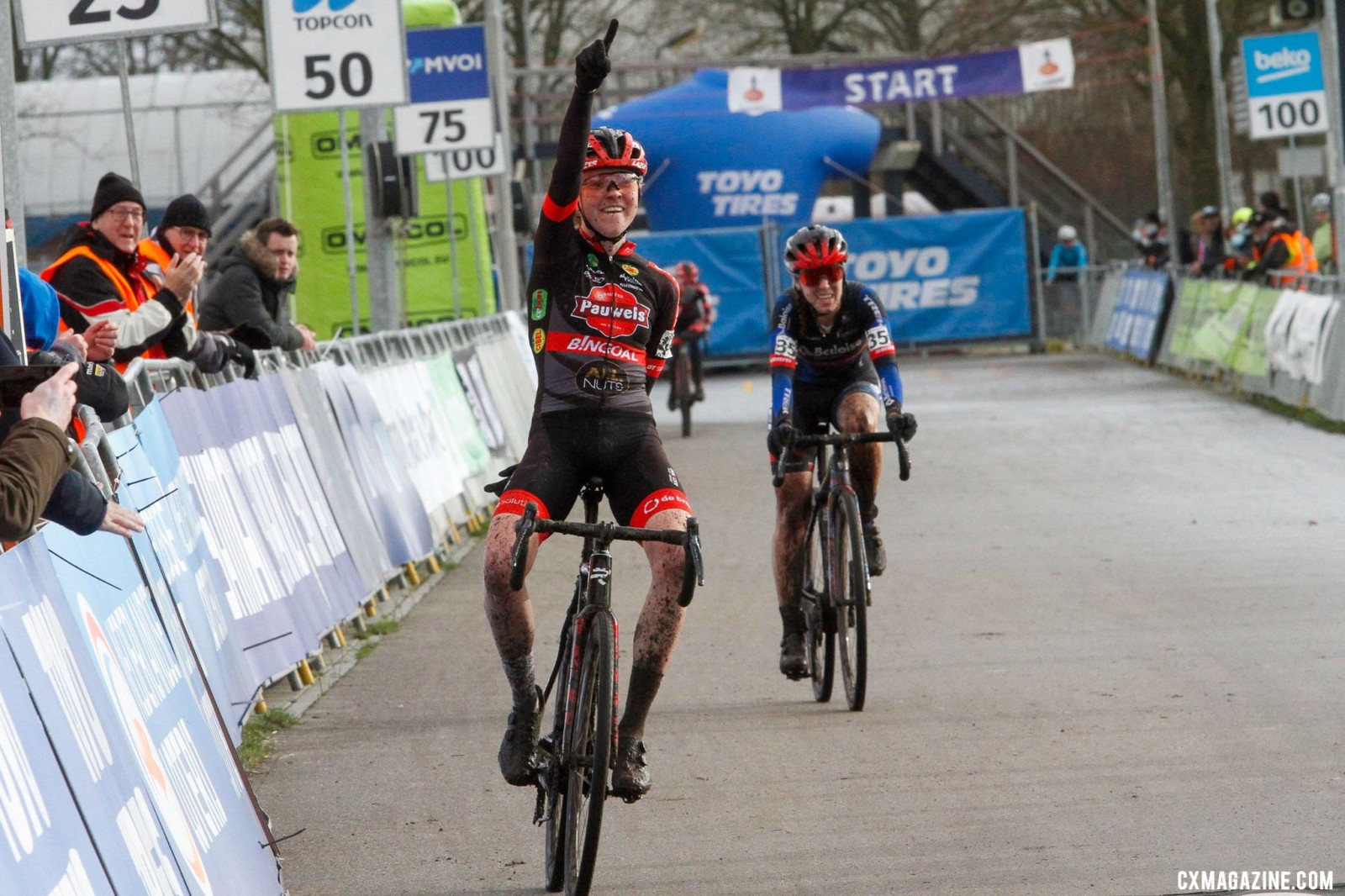 Fem van Empel crossed the finish line. 2022 Dutch Cyclocross National Championships, Elite Women. Rucphen. © B. Hazen / Cyclocross Magazine