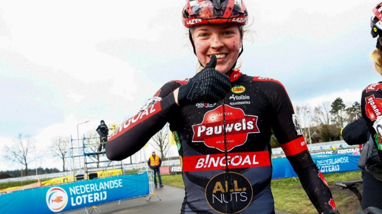 Fem van Empel after her victory. 2022 Dutch Cyclocross National Championships, Elite Women. Rucphen. © B. Hazen / Cyclocross Magazine