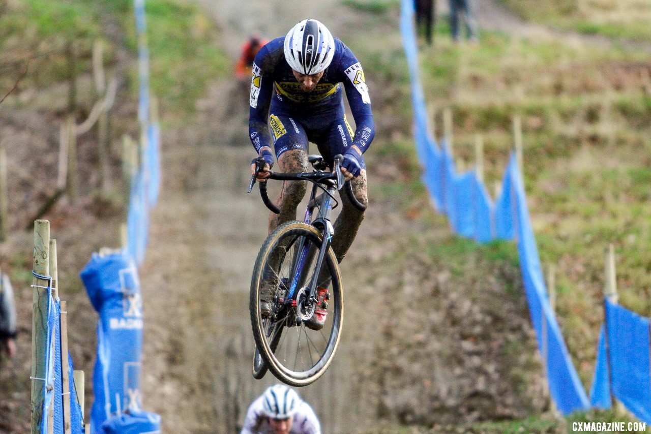 The racers put on a show at the 2021 GP Sven Nys Baal. © B. Hazen / Cyclocross Magazine