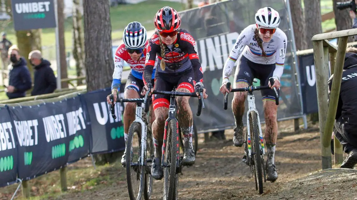 Denise Betsema briefly challenged for the win before fading. 2022 GP Sven Nys Baal, Elite Women. © B. Hazen / Cyclocross Magazine