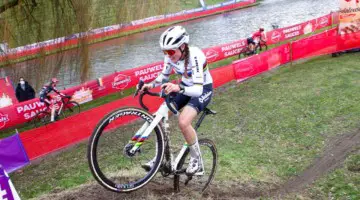 Brand had a slow start but won her 6th World Cup in a row. 2022 Hulst UCI Cyclocross World Cup, Elite Women. © B. Hazen / Cyclocross Magazine