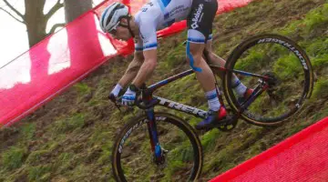 The course was filled with steep up and downs. Lars van der Haar. 2022 Hulst UCI Cyclocross World Cup, Elite Men. © B. Hazen / Cyclocross Magazine