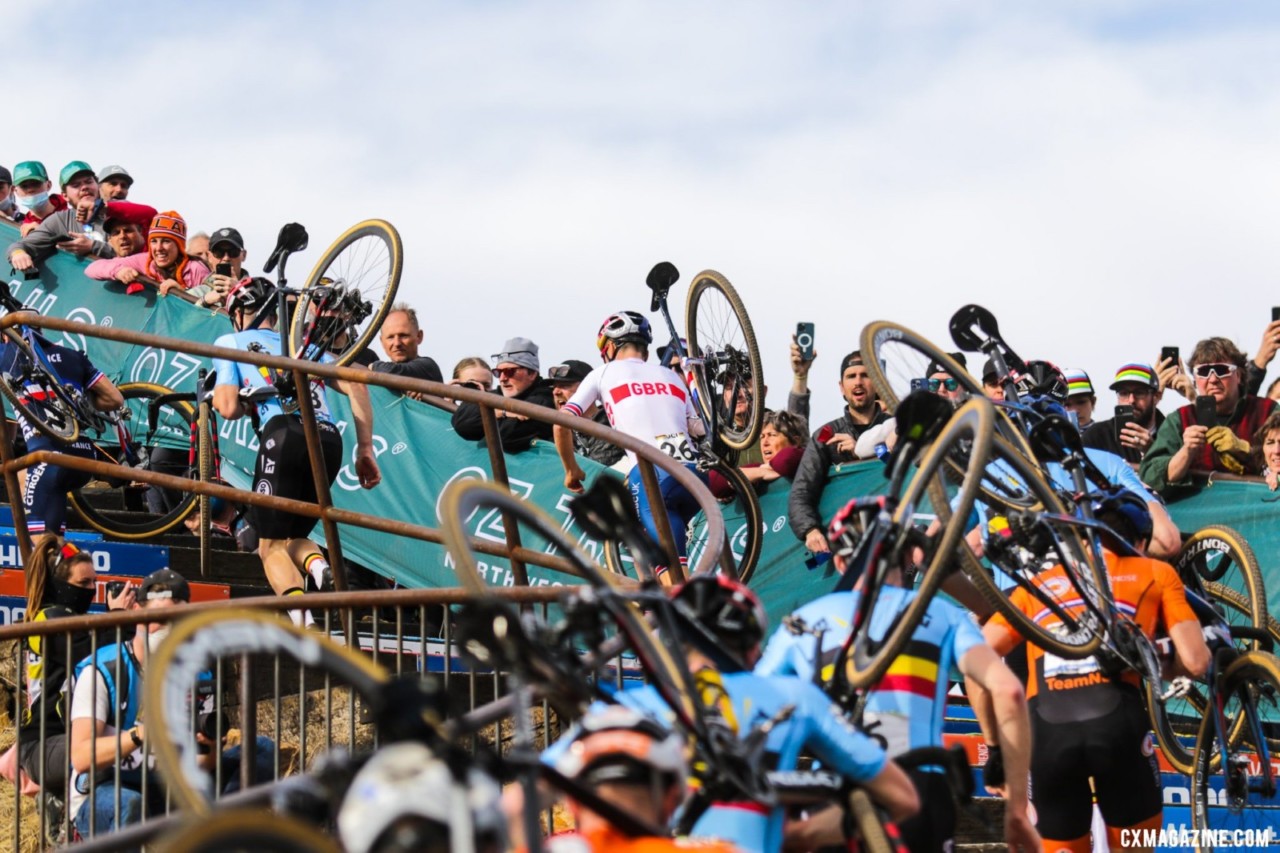 The pain of 39 stairs was drowned out by the fans. 2022 Cyclocross World Championships, Fayetteville, Arkansas USA. © D. Mable / Cyclocross Magazine