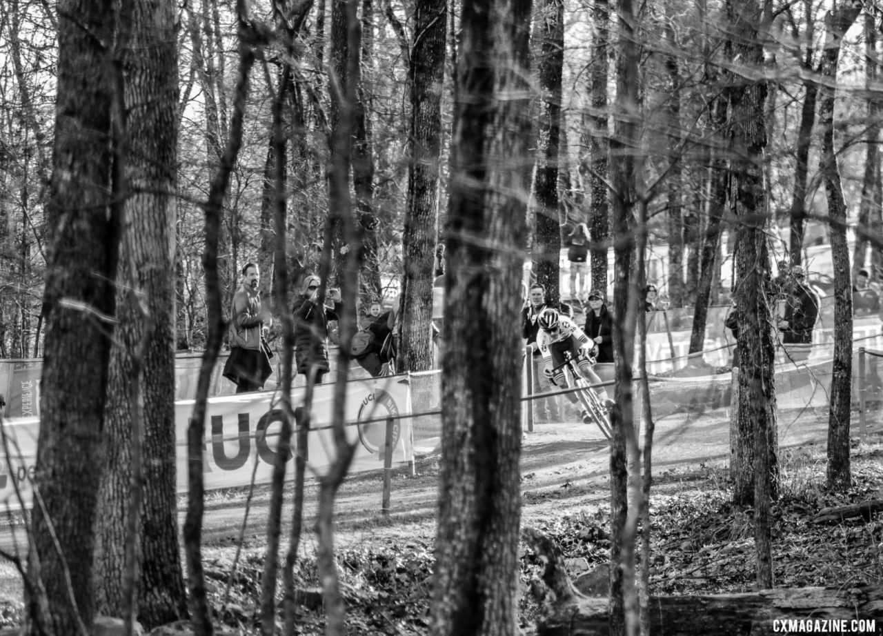 Pidcock did not fade with all eyes and expectations on him. 2022 Cyclocross World Championships, Fayetteville, Arkansas USA. © D. Mable / Cyclocross Magazine