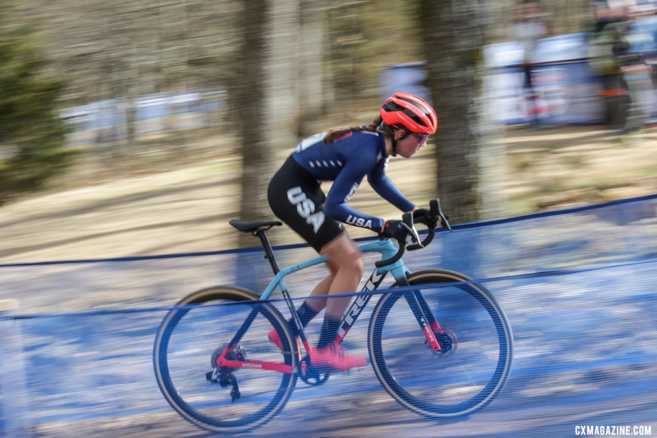 Maddie Munro attacks the climb. Day 2, 2022 Cyclocross World Championships, Fayetteville, Arkansas USA. © D. Mable / Cyclocross Magazine