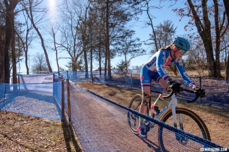 Vlanda Dlaskova navigates a lonely stretch of the Fayetteville course. Junior Women, 2022 Cyclocross World Championships, Fayetteville, Arkansas USA. © G. Gould / Cyclocross Magazine