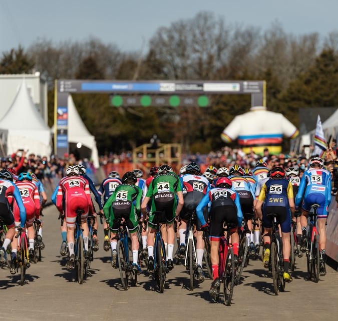 Heavy traffic at the start as riders prepared to break away. Day Two. 2022 Cyclocross World Championships, Fayetteville, Arkansas USA. © G. Gould / Cyclocross Magazine