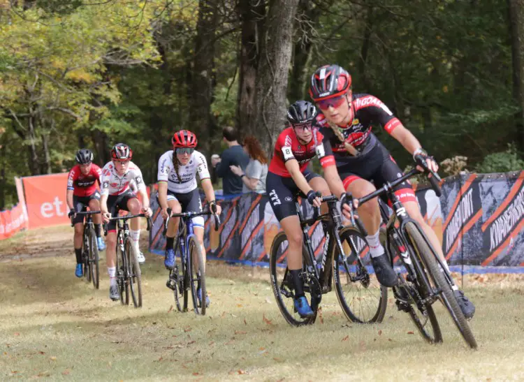 Denise Betsema leading the group. Elite Women, 2022 Fayetteville Oz Cross UCI Cyclocross World Cup. © D. Mable / Cyclocross Magazine