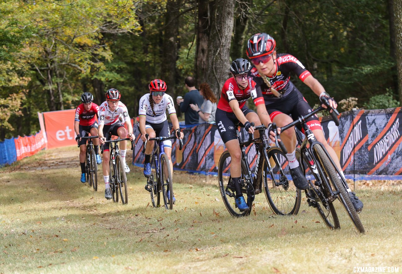 Denise Betsema leading the group. Elite Women, 2022 Fayetteville Oz Cross UCI Cyclocross World Cup. © D. Mable / Cyclocross Magazine