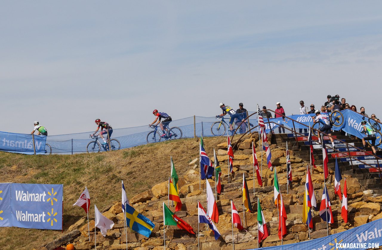 No breaks after stairs. Elite Men, 2022 Fayetteville Oz Cross UCI Cyclocross World Cup. © D. Mable / Cyclocross Magazine