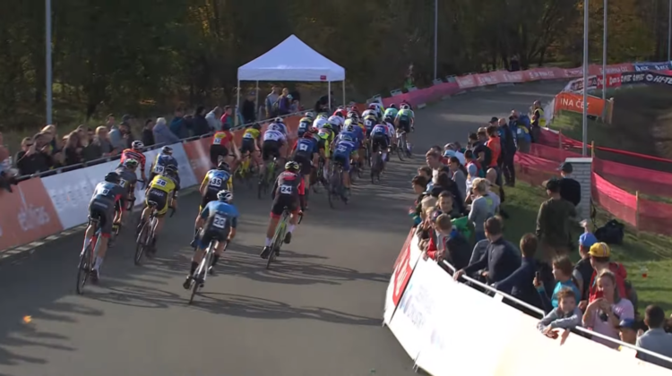 Off to the races - 2022 UCI Cyclocross World Cup in Tabor, Elite Men photo: video highlights