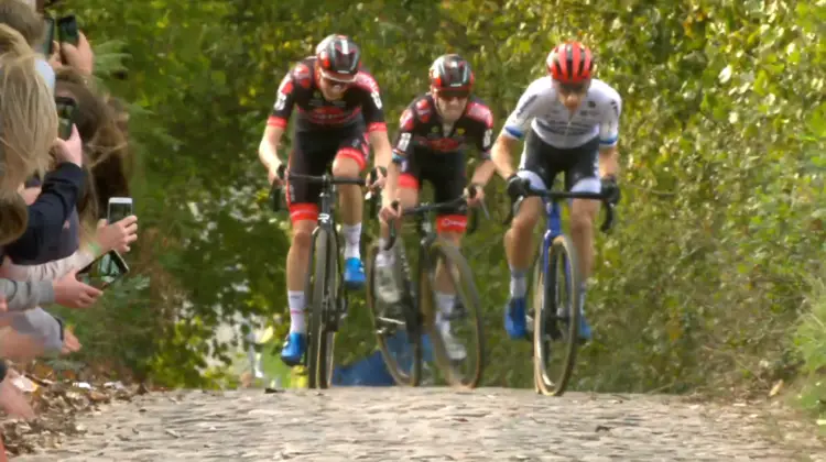 Lars van der Haar, Michael Vanthourenhout, and Eli Iserbyt fighting for first - 2022 Koppenbergcross Elite Men photo: video highlights