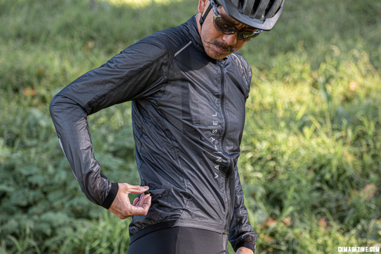 Van Rysel Ultralight Rainproof Jacket fits snugly. © C.Lee/ Cyclocross Magazine