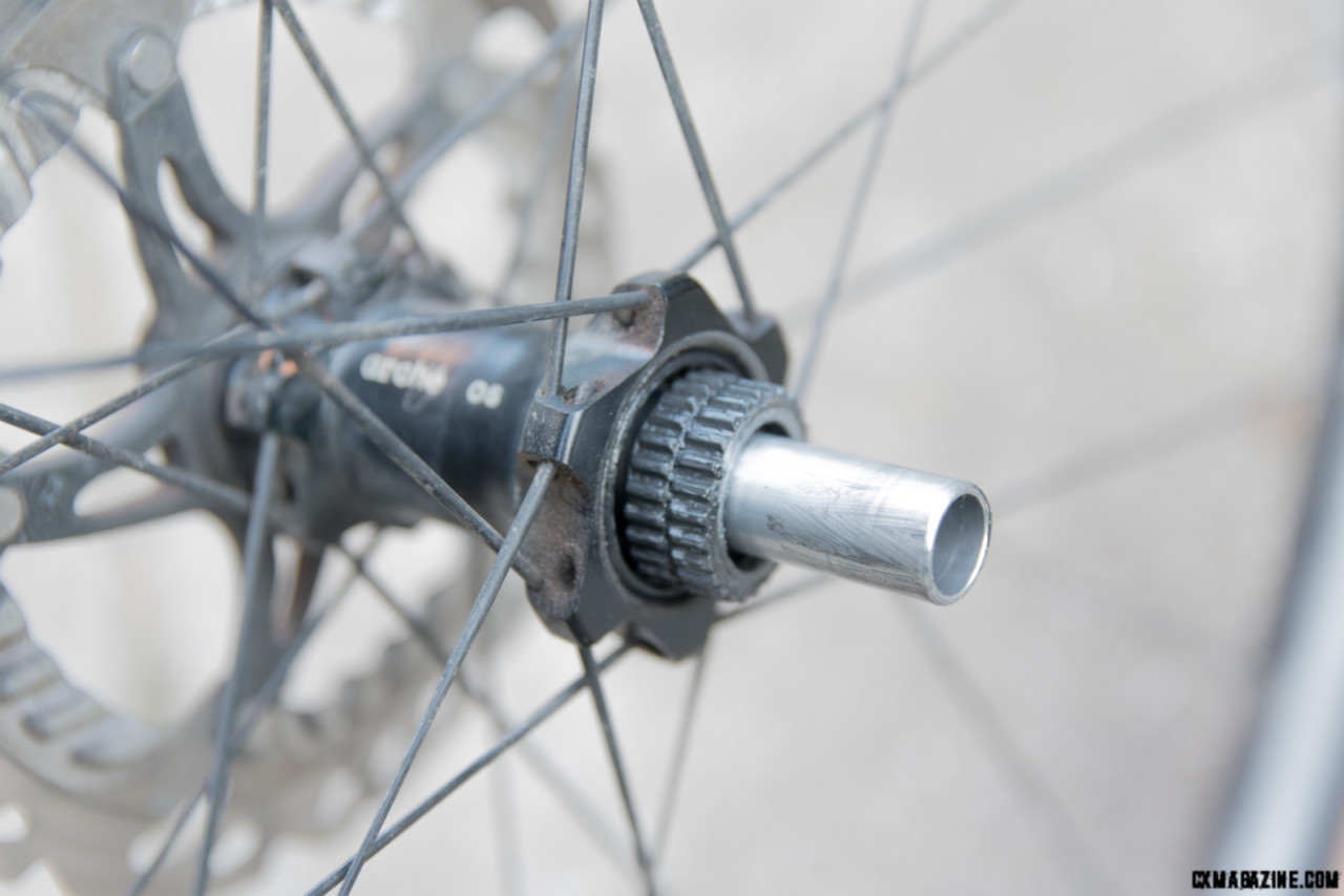 The logos hub is 100% parts compatible with a DT Swiss star ratchet hub. © C.Lee/ Cyclocross Magazine