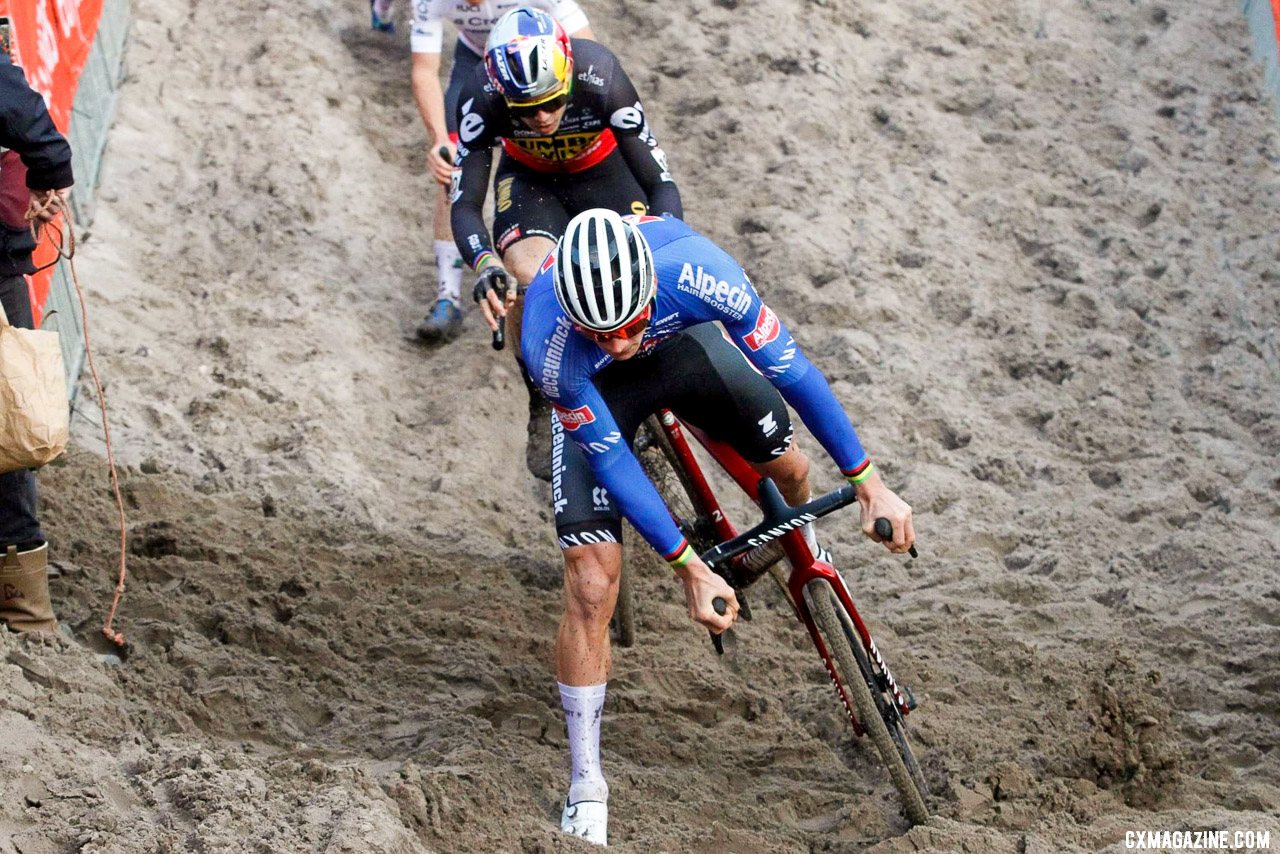 Seconds before Mathieu van der Poel's crash. 2023 Zonhoven UCI Cyclocross World Cup, Elite Men. © B. Hazen / Cyclocross Magazine
