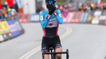 Isabella Holmgren wins the Junior Women's title. 2023 UCI Cyclocross World Championships, Hoogerheide. © B. Hazen / Cyclocross Magazine