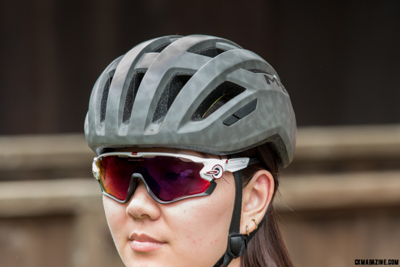 MET Allroad MIPS visor fits snugly into the air vent and easily removable on the fly. C.Lee/ Cyclocross Magazine