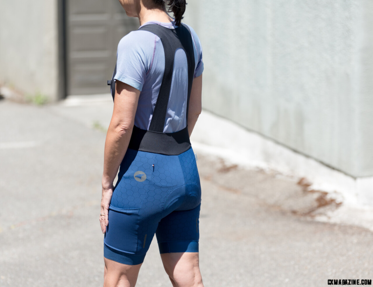 Pactimo Stratos Cargo bib shorts have a interesting textured pattern, but was not uncomfortable to our test rider evne over the long miles. ©C. Lee/Cyclocross Magazine