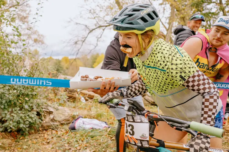 Contestants had to navigate an ever-changing maze of hay bales. 2024 SSCXWC Wisconsin - Singlespeed Cyclocross World Championships. © Mitchell Vincent