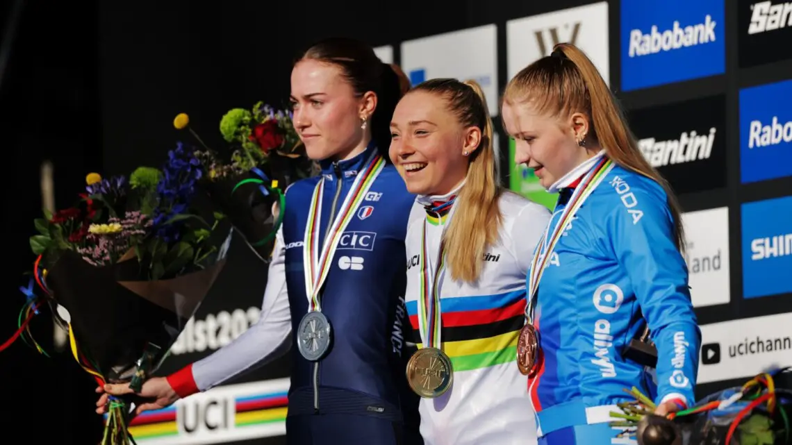 Picture by Alex Whitehead/SWpix.com - 30/01/2026 - Cycling - 2026 UCI Cyclo-cross World Championships - Hulst, Zeeland, Netherlands - Junior Women - Podium - Winner Barbora Bukovská (Czechia), 2nd Place Lise Reyol (France), Third Place Lucie Grohová (Czechia)