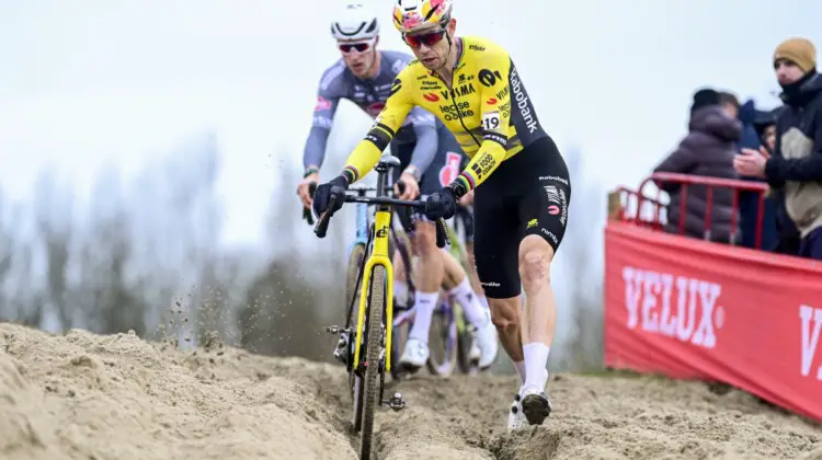 ANTWERPEN, BELGIUM - DECEMBER 20 : Van Aert Wout (BEL) of Visma Lease A Bike in action during the 5th leg of the Antwerpen UCI Cyclocross World Cup 2025-2026 a cyclocross race for Men Women on December 20, 2025 in Antwerpen, Belgium, 20/12/2025 - Photo by Peter De Voecht/ PN/ Cor Vos 2025