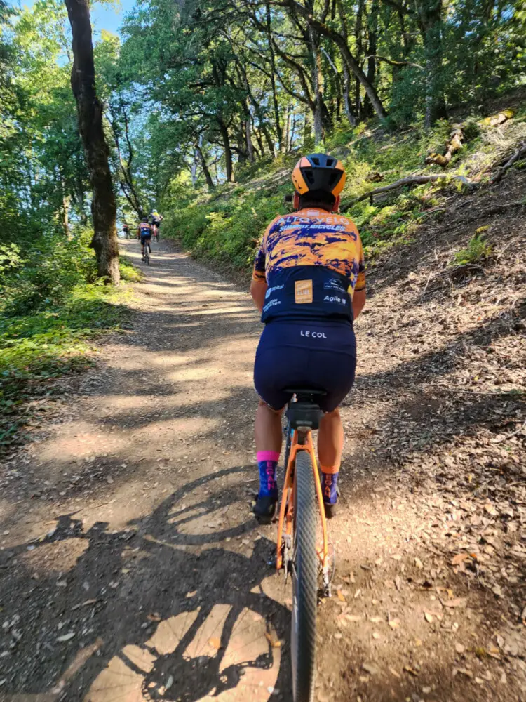 Jonathan Lewis ascends the final climb. The Roaring Mouse Infestation Gravel returns to Silicon Valley on September 26, 2026. © A. Yee / Cyclocross Magazine