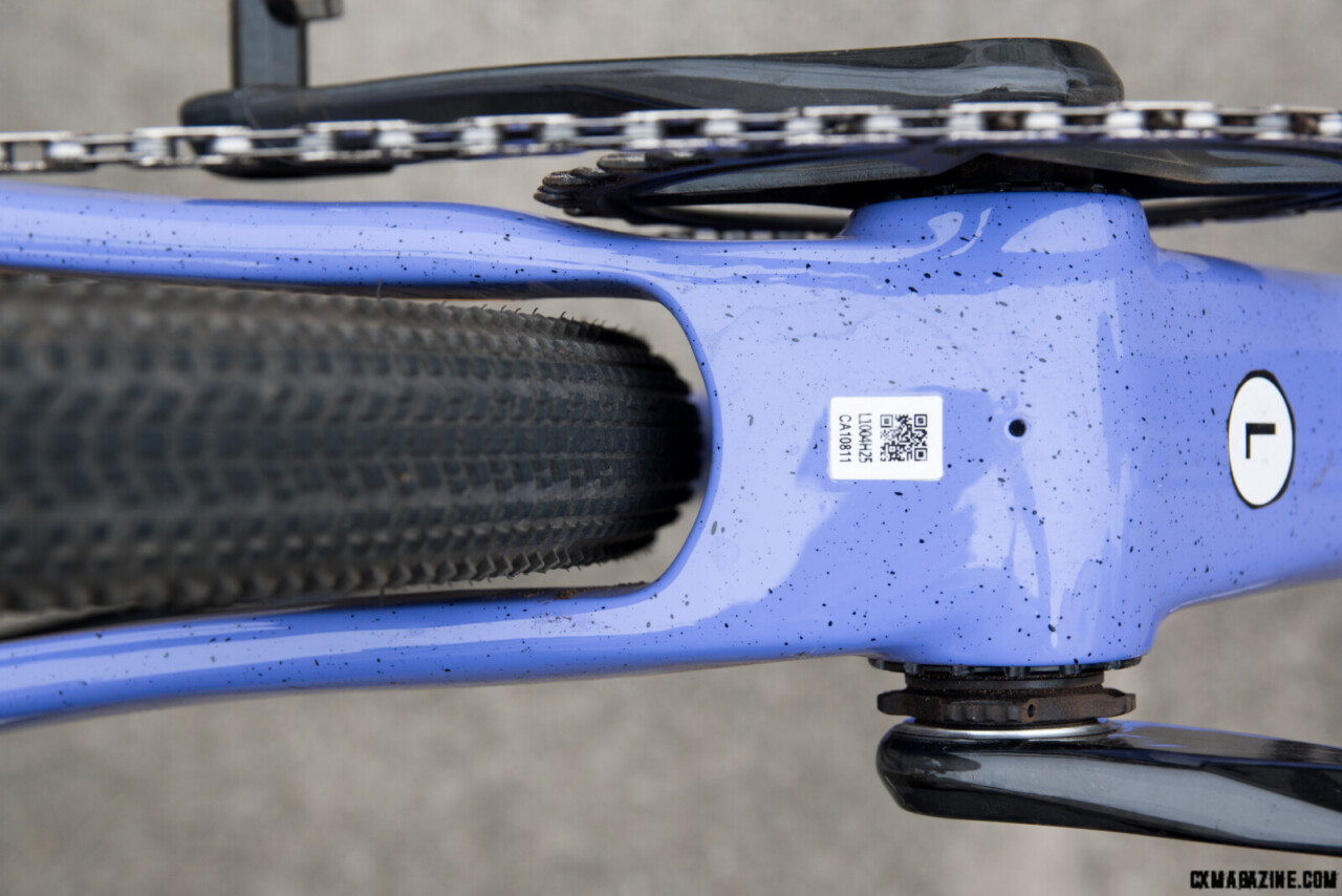 Look G85 Cezal with a 45mm Hutchinson Touareg. The tire measures 48mm on the Fulcrum Soniq